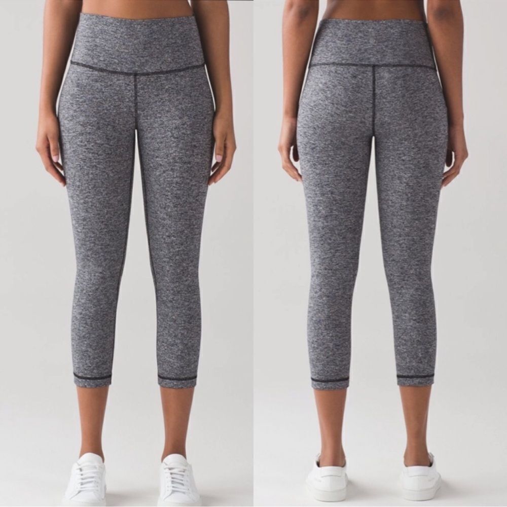 Lululemon Wunder Under Crop Hi-Rise 21"
Heathered Gray 8